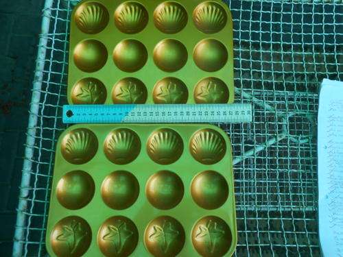 Two baking tins